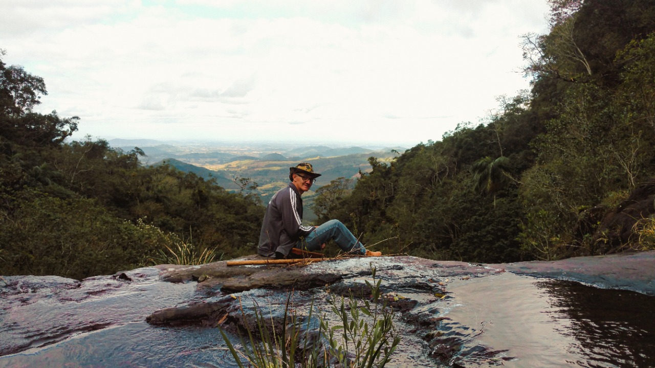 Queda Cachoeira da Pedrinha