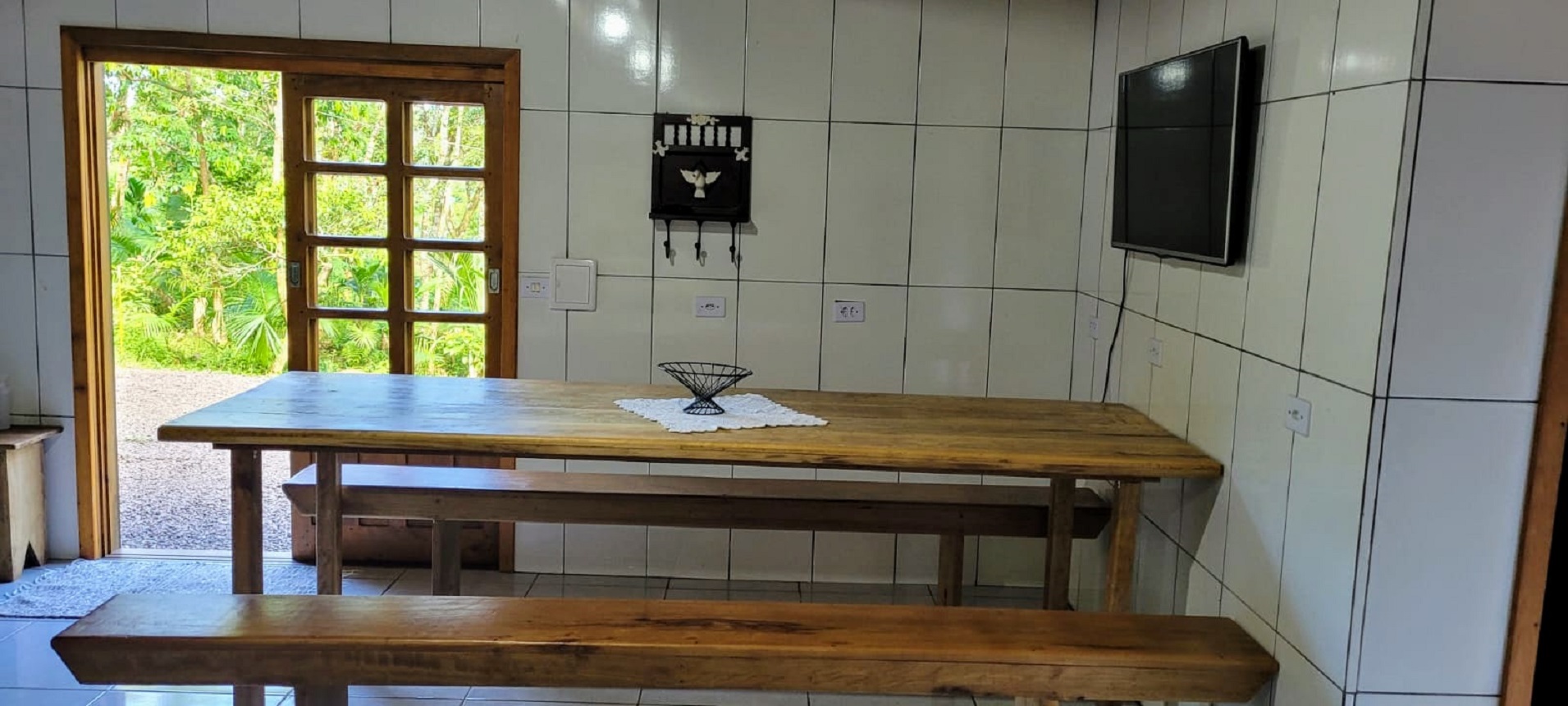 Mesa cozinha Chalé da Pedrinha